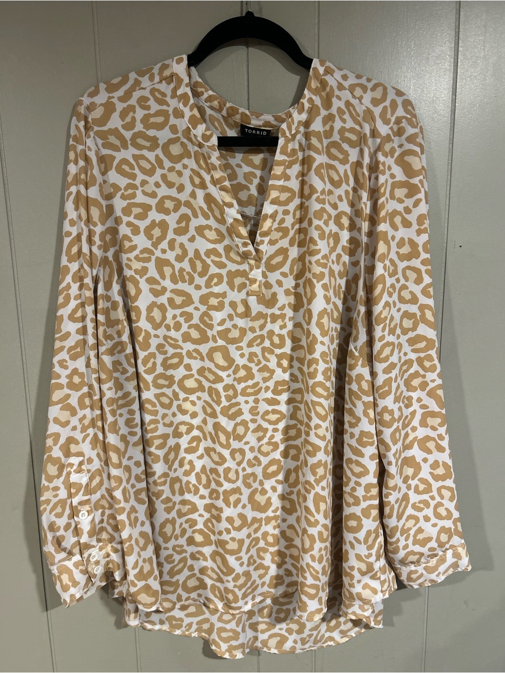 torrid Cream & Tan Leopard Print Split-Neck Blouse